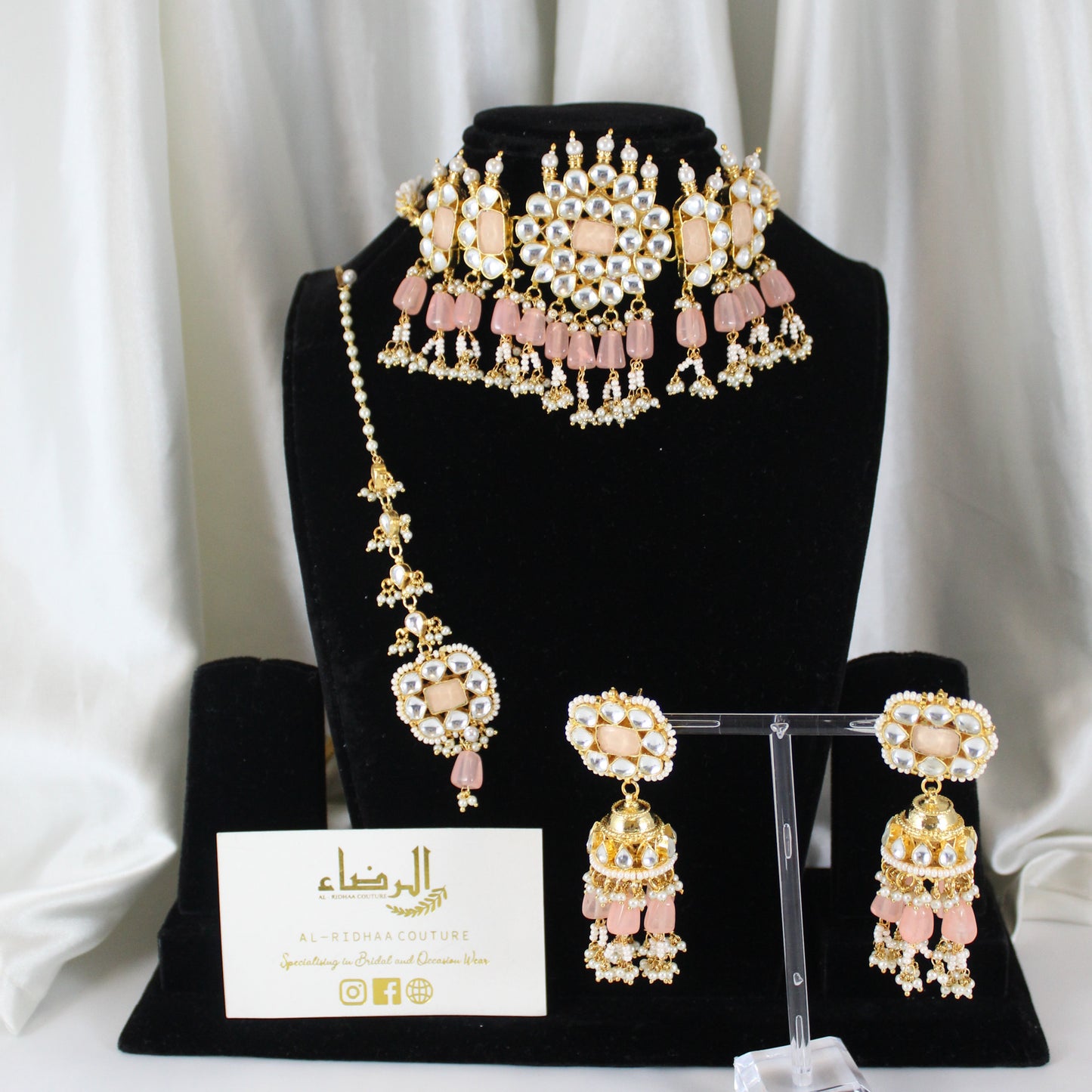 Sana- Pachi Kundan Choker Set