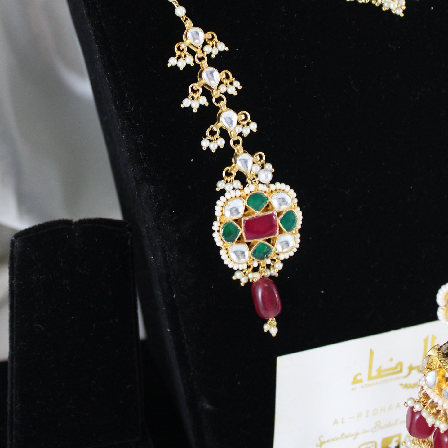 Sana- Pachi Kundan Choker Set