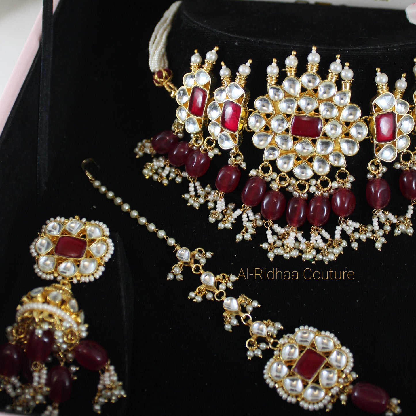 Sana- Pachi Kundan Choker Set