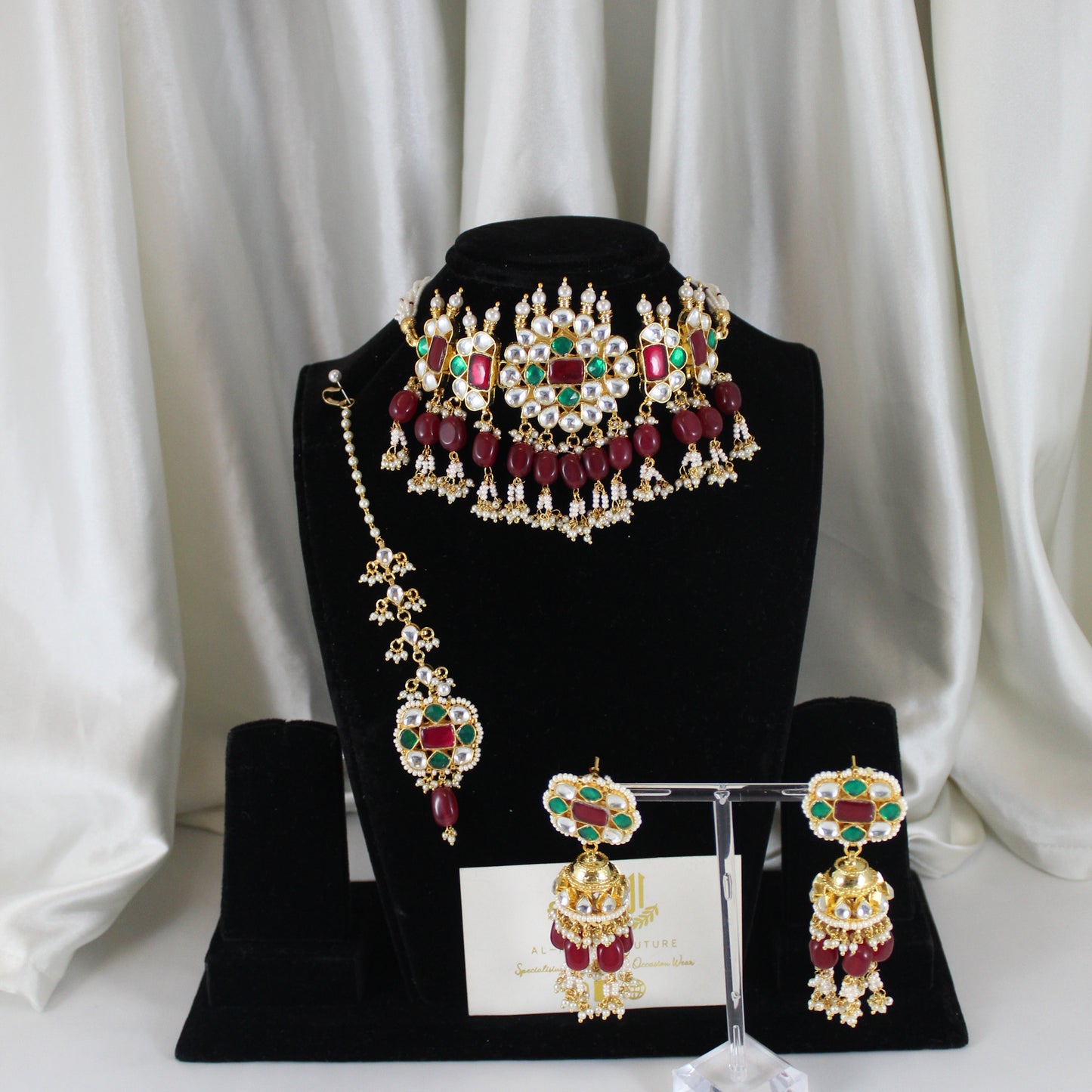 Sana- Pachi Kundan Choker Set