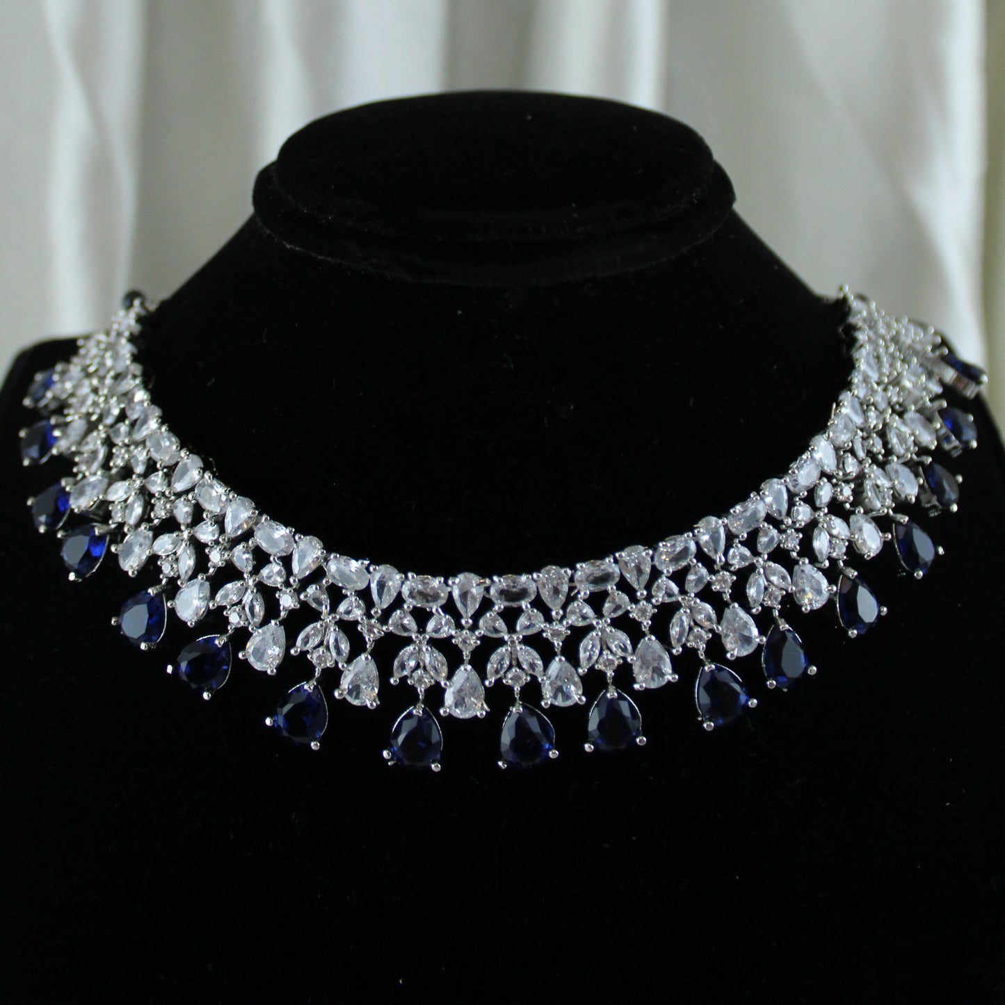 Eternity - Mary Neckace Set